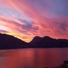 Betty's Balcony, Wonderful Lake View