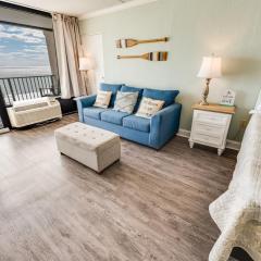 Direct Ocean Front - Beautifully Decorated Studio!