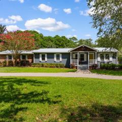 3 Bedroom Vacation Home with Salt Water Pool