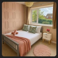 Modern 4-Bed Family Home in Solihull