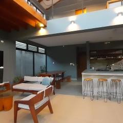 Casa completa, iluminada