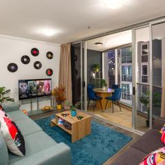 Retro Mania Brisbane CBD Sleeps 6 Car park included