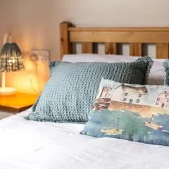 Poppy Cottage - river view, dog friendly