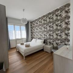 Bright and Spacious Elegant Apartment 5 min Airport