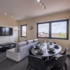 Family 2br Free Parking Near Cathedral Qtr