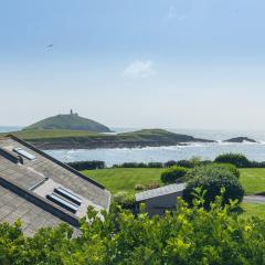 Salty Dog Restaurant, Pub & Guesthouse