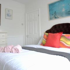 Traditional 3-Bedroom Home- contractors and family