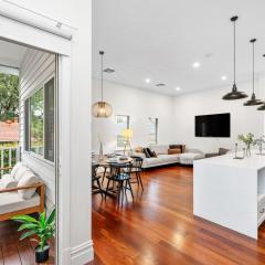 Stylish Suburban Getaway Spacious&BBQ