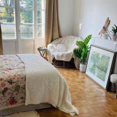 2 rooms with garden
