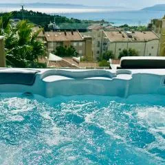 Luxury Adria Sea City & Whirpool, Mountain View Apartment