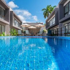 Seu refúgio à poucos passos da Praia e da Vila!