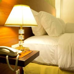 Deluxe 4BR Penthouse By Unique Towers