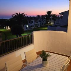 Apartamento con terraza y vistas al mar en Son Bou