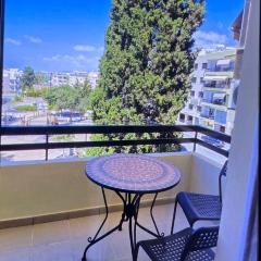 Cozy 2-Bed Apartment by the Kings Avenue Mall