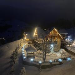 Shpella e Madhe - Villa e Gurit