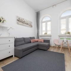Stylish Wilcza Studio in the Heart of Warsaw by Noclegi Renters