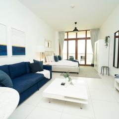 AWS Holiday Homes - Stylish Gem in the Palm