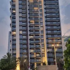 Skyline Luxe Sea view Apartemnt