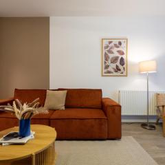 Central Spacious Apartment 907 B5