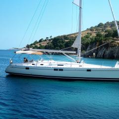 Private yacht, day sail and houseboat