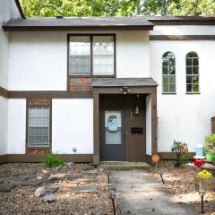 Cheerful Hot Springs Village Condo
