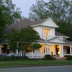 The Chaska House & Cottages