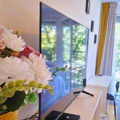 White Door Zagreb self check-in apartment with free public parking