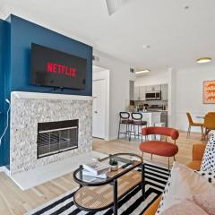 Bold & Bright Uptown Pad With Pool