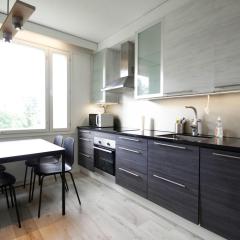 Spacious Apartment for 4