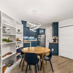 Fully updated condo ski in ski out hot tub pool