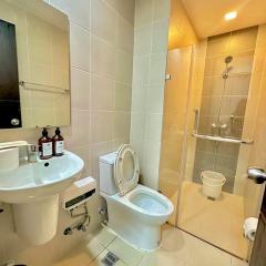 City View Unit with Balcony