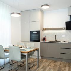 Chic One-Bedroom Getaway in Azur Deluxe Complex by Flat Mаnаger