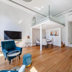 Margaret Bridge Residence AC Bathtub