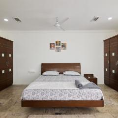 LakeView Penthouse Room Himayatnagar