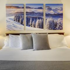 Gateway Studio - Pool, Hot Tub, Walk to Slopes