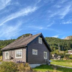 1 Bedroom Beautiful Home In Korssund