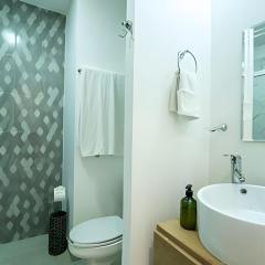 Deluxe Apartment/POOL/WIFI/AC/Gym/CoWorkingArea.