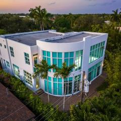 New construction 2 story Villa jacuzzi pool luxury