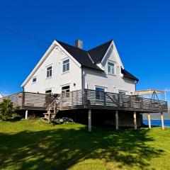 Idyllic familyhouse by the sea with ponorama view