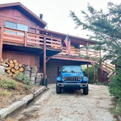 Charming Pine Mountain Home with Family Space