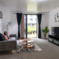 Meadowside Quay 2BR Luxurious Apartment