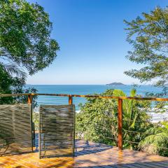 Vista Mar e Banheira de hidromassagem - Chalé Shánti - Florianópolis - SC - Brasil