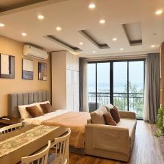 Cozy home-West lake front-Amazing view