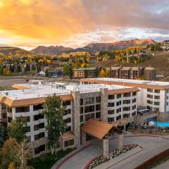 Studio by Resort with Pool Hot Tub Biking Trails