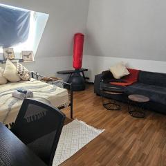 Cozy Room in Dortmund Center, with small Balcony