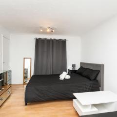 Docklands Quiet Retreat