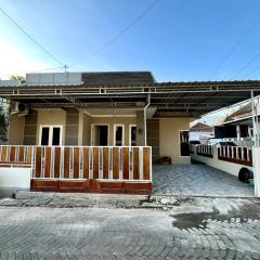 Karenra Guest House di Pusat Kota, Dengan 3 Kamar