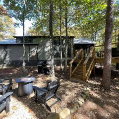 River Cabin - Fire Pit, Kayaks, Games, Dog Park