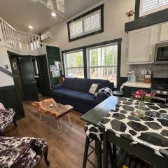 Sunrise, Mountain & Farm View - Heated Tub or Pool