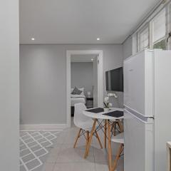 Walk to Beach, Fast WiFi, Discounted, Nightlife